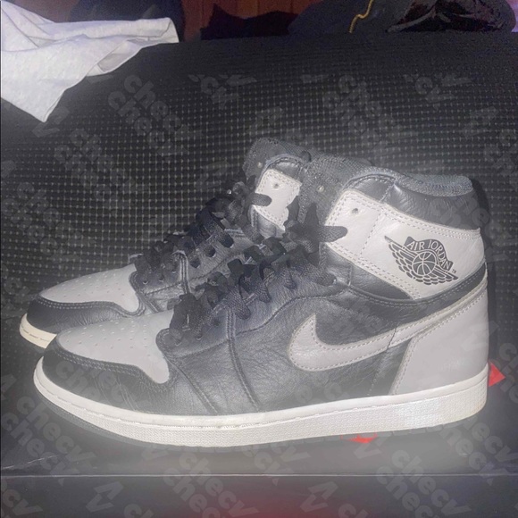 Air Jordan 1 Shadow (2018) Size 9 555088-013